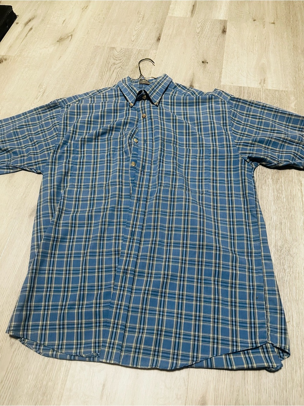 Van Heusen Blue Plaid Short-Sleeve Button-Down Shirt